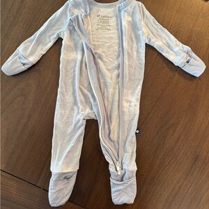 Larkspur Convertible Footed Romper in Blue Fog